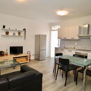 Appartamento Piazzetta Franchi, San Casciano in Val di Pesa